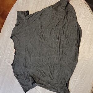 Gray tshirt